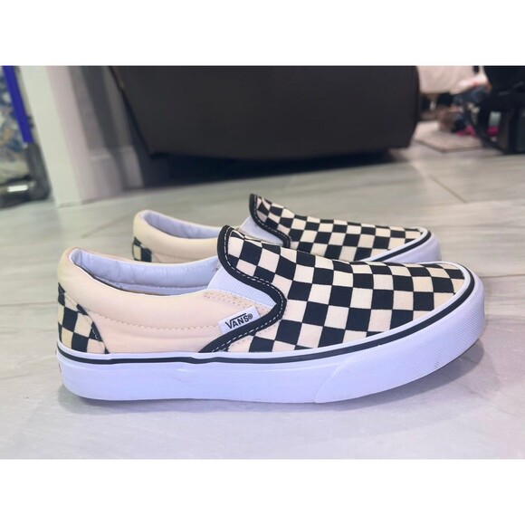 Women’s slip on checkered converse size 7 - Picture 1 of 9
